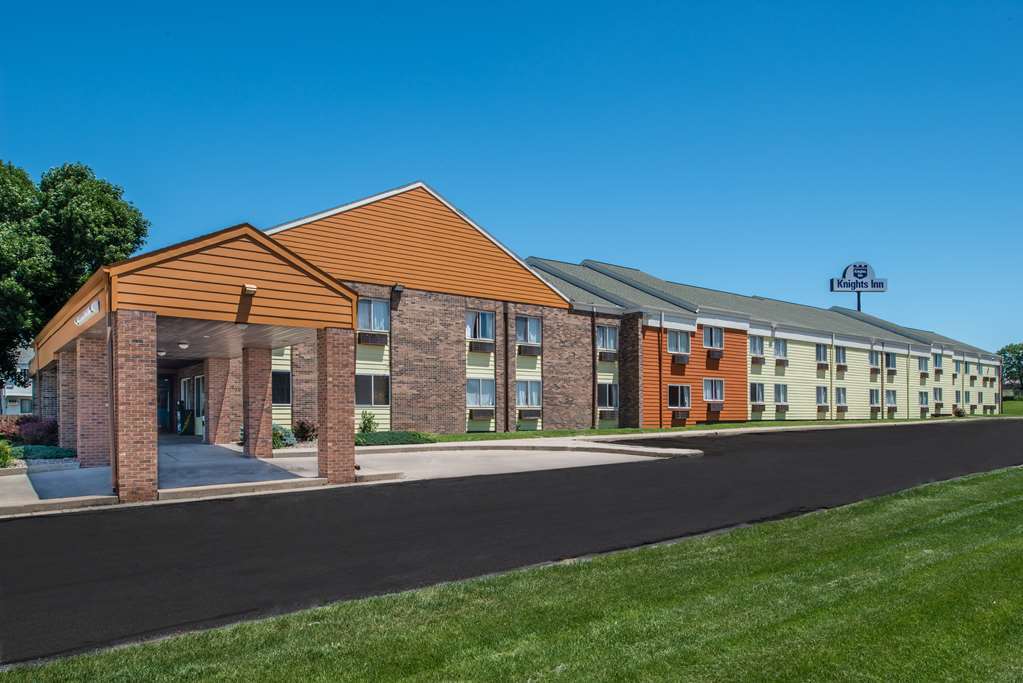 Sunset Inn & Suites Lincoln Exteriör bild